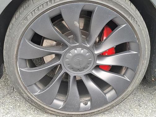 Gray 2024 Tesla Model Y Performance