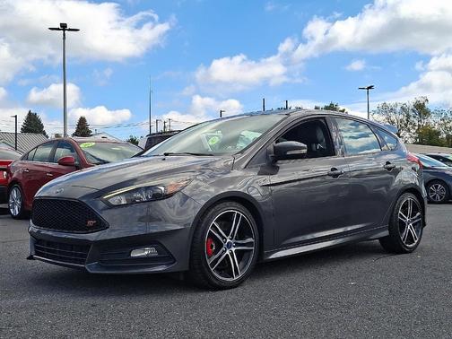 2018 Ford Focus ST Base
