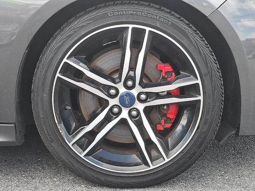 2018 Ford Focus ST Base
