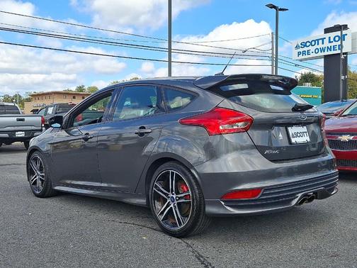 2018 Ford Focus ST Base