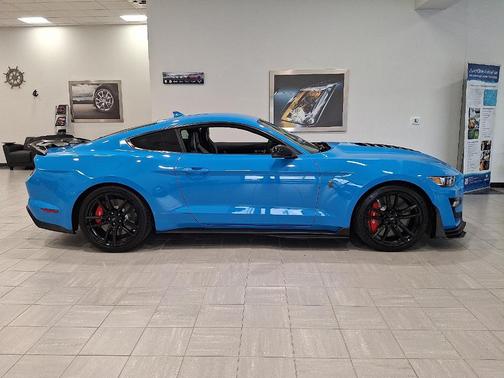 Grabber Blue 2022 Ford Shelby GT500 Base