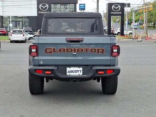 Anvil Clearcoat 2025 Jeep Gladiator Mojave