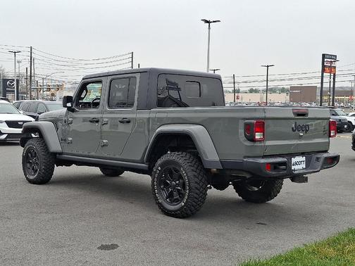2021 Jeep Gladiator Sport