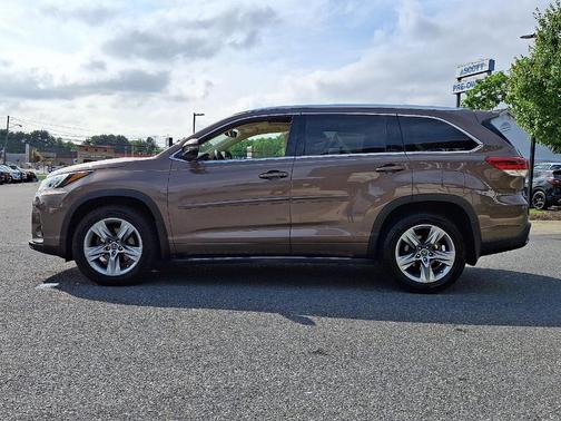 2017 Toyota Highlander Limited