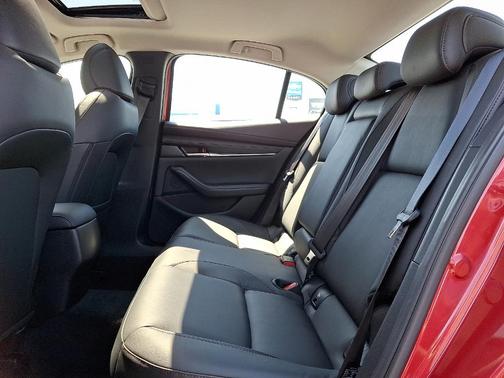 2025 Mazda Mazda3 FWD w/Preferred Package