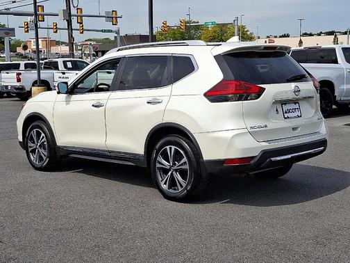 White 2017 Nissan Rogue SL