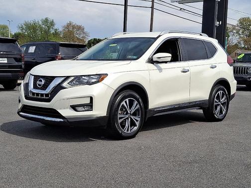 White 2017 Nissan Rogue SL