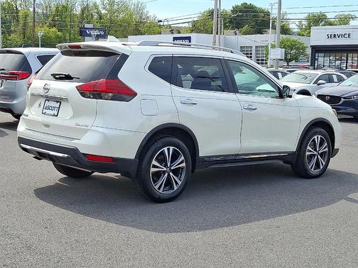 White 2017 Nissan Rogue SL