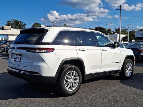 2023 Jeep Grand Cherokee Laredo