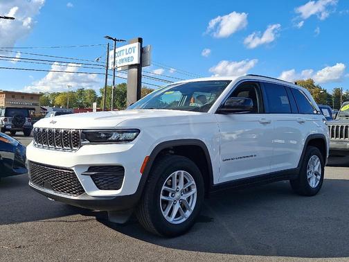 2023 Jeep Grand Cherokee Laredo