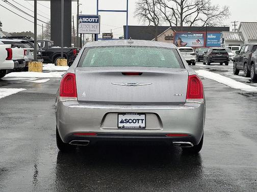 2015 Chrysler 300 Limited