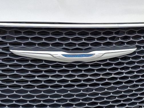 2015 Chrysler 300 Limited