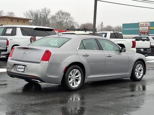 2015 Chrysler 300 Limited