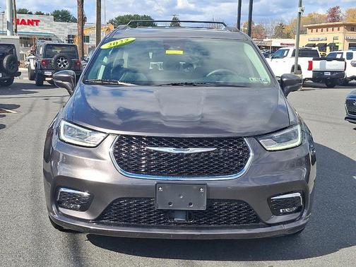 2022 Chrysler Pacifica Touring-L