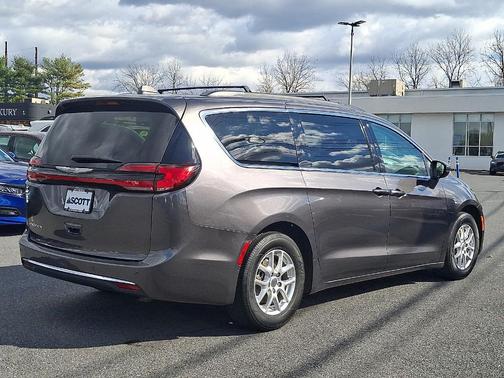 2022 Chrysler Pacifica Touring-L