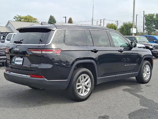 2021 Jeep Grand Cherokee L Laredo