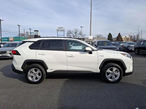 2020 Toyota RAV4 Hybrid XLE