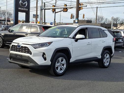 2020 Toyota RAV4 Hybrid XLE