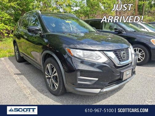 Magnetic Black 2019 Nissan Rogue SV