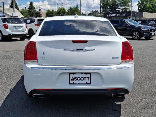 2017 Chrysler 300 Limited