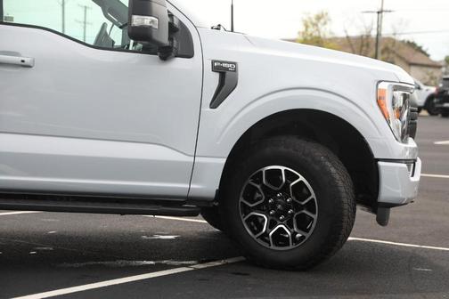 Space White Metallic 2022 Ford F-150 XLT