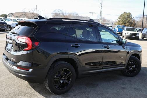 2024 GMC Terrain AT4