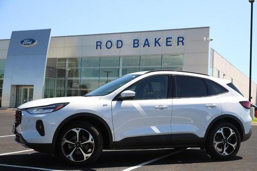 Space Silver 2025 Ford Escape ST-Line Select