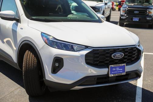 Space Silver 2025 Ford Escape ST-Line Select