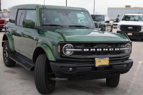 Eruption Green Metallic 2025 Ford Bronco Outer Banks