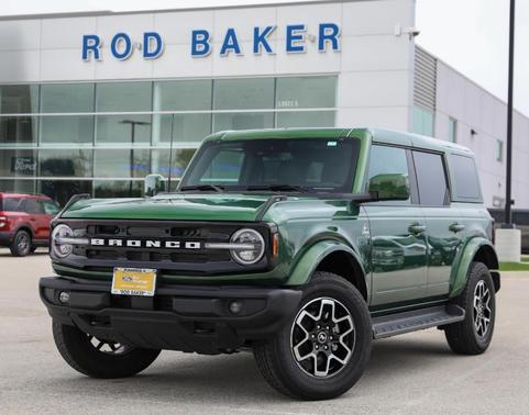 Eruption Green Metallic 2025 Ford Bronco Outer Banks