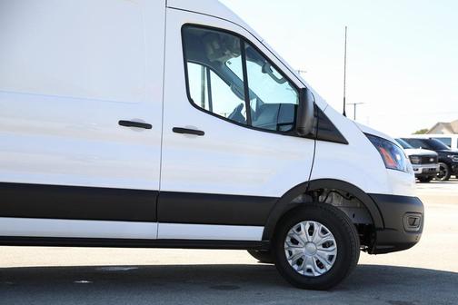 2026 Ford Transit-250 148 WB Medium Roof Cargo