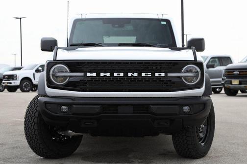 Oxford White 2026 Ford Bronco Outer Banks