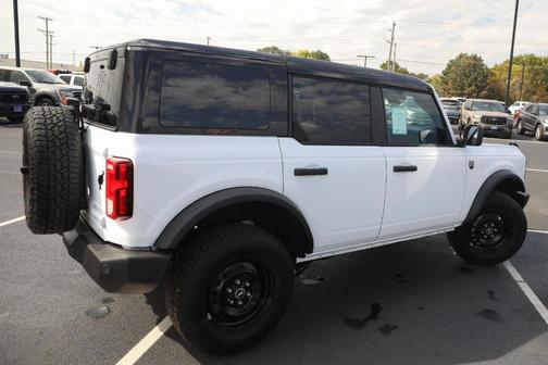 Oxford White 2026 Ford Bronco Big Bend