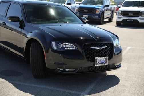 2019 Chrysler 300 S