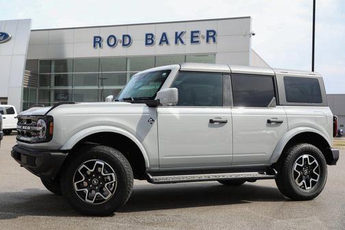 Avalanche Gray 2026 Ford Bronco Outer Banks