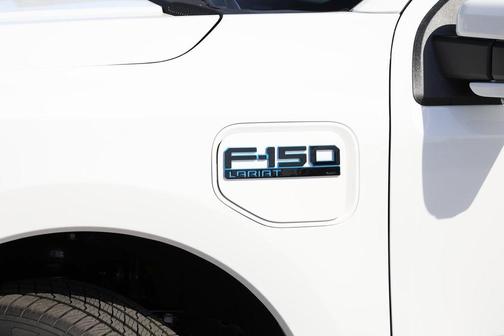 2025 Ford F-150 Lightning LARIAT