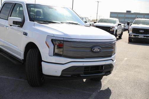 2025 Ford F-150 Lightning LARIAT
