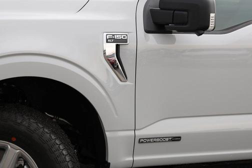 Avalanche 2026 Ford F-150 XLT