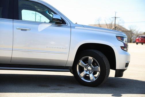Silver Ice Metallic 2018 Chevrolet Suburban Premier