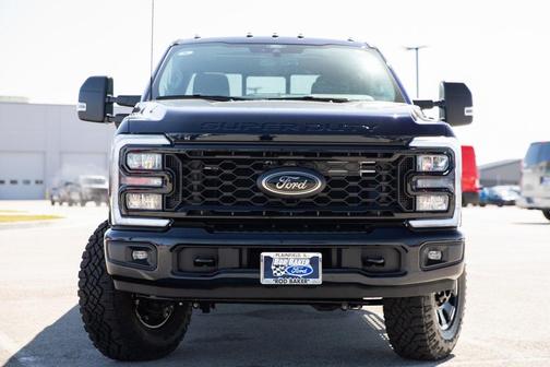 2025 Ford F-350 XLT