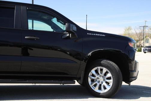 Black 2022 Chevrolet Silverado 1500 Limited Custom