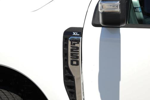 Oxford White 2023 Ford F-250 XL