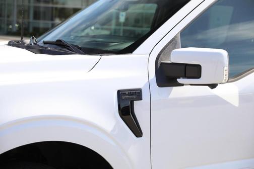 Oxford White 2025 Ford F-150 Lariat