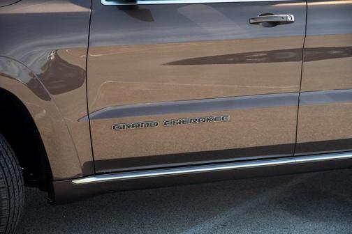2020 Jeep Grand Cherokee Summit