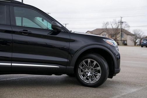 2025 Ford Explorer Active