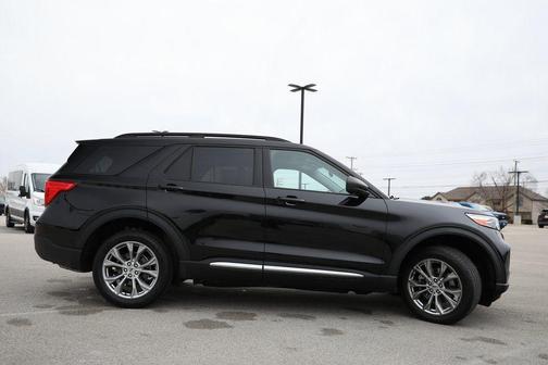 Agate Black 2022 Ford Explorer XLT