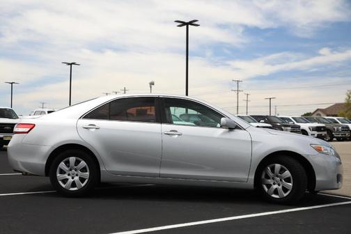 Classic Silver Metallic 2010 Toyota Camry SE