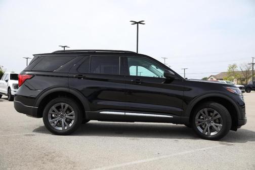Agate Black 2025 Ford Explorer Active