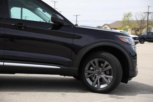 Agate Black 2025 Ford Explorer Active