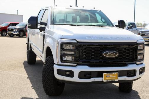 Oxford White 2025 Ford F-350 Lariat Super Duty